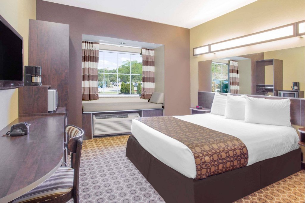 Фото SureStay Plus Hotel by Best Western Buckhannon