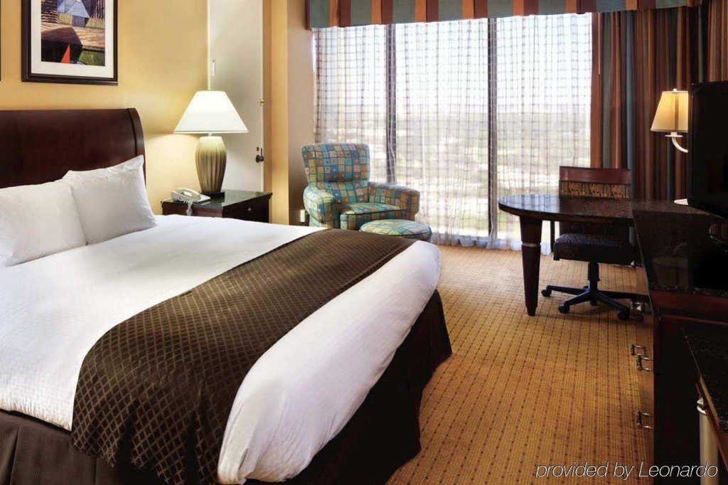 Фото C. Baldwin, Curio Collection by Hilton