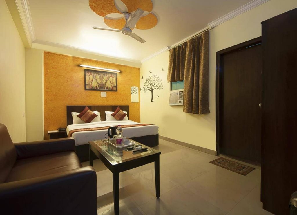 Фото Oyo 10048 Hotel Aditya Inn