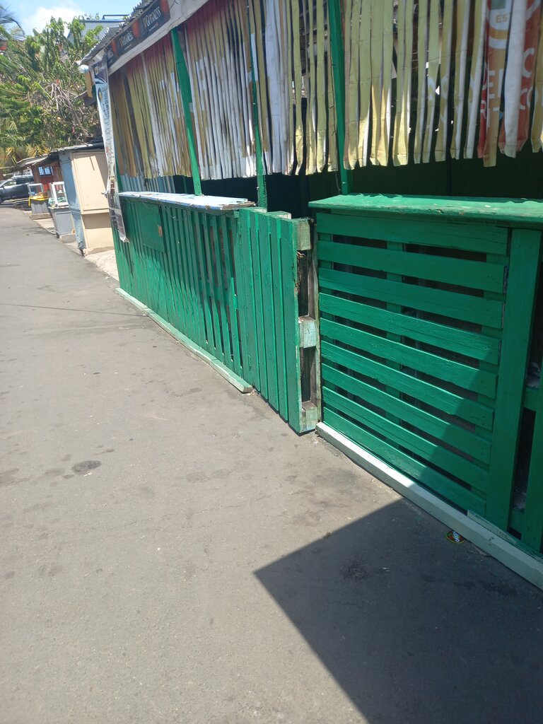 Bar, pub Poky Drinks, Accra, photo