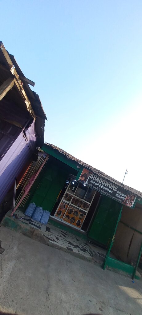 Barber shop Shadowone haircut & dreadlocks, Accra, photo