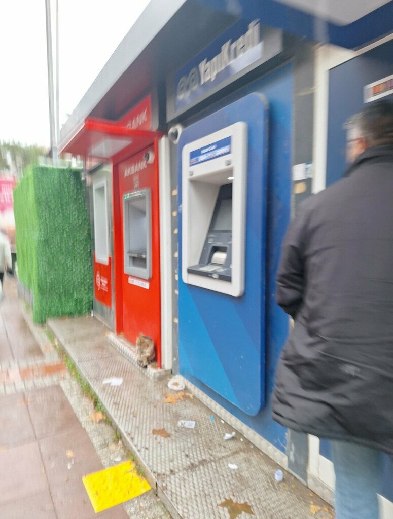 ATM Yapi Kredi, Istanbul, photo