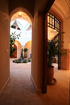 Фото Riad Claire Fontaine