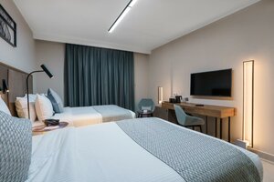 Гостиница Hotel Holiday International
