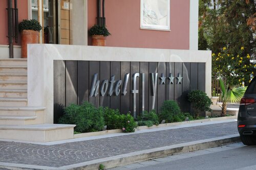 Hotel Fly