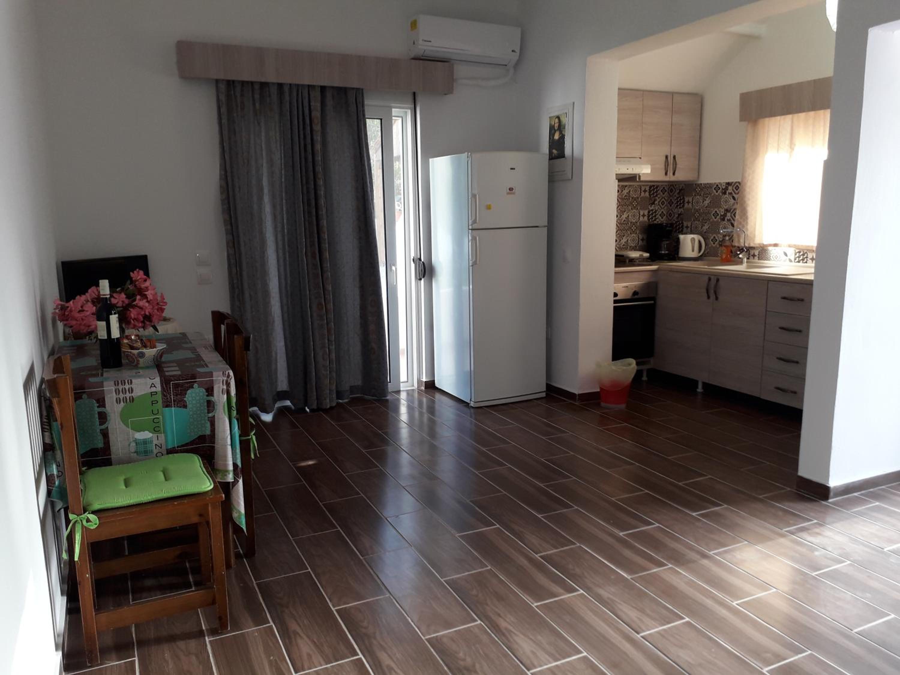 Фото Petasos Apartments