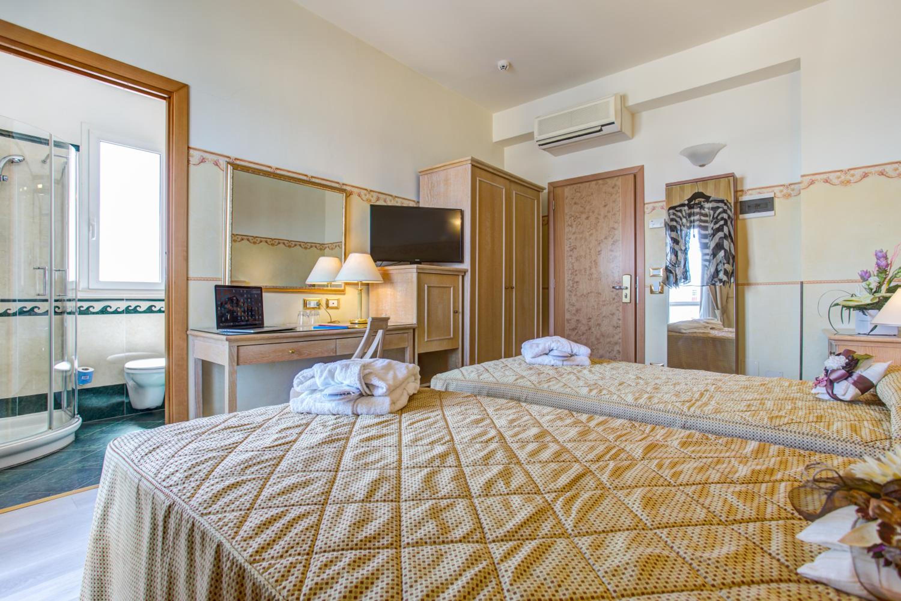 Фото Hotel Byron