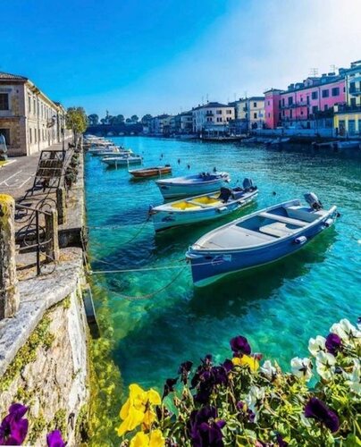 Внешний вид отеля Nuova Barcaccia в Пескиера-дель-Гарде, фото 2