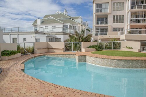 Гостиница Modern Seaview Apartment в Порт-Элизабет