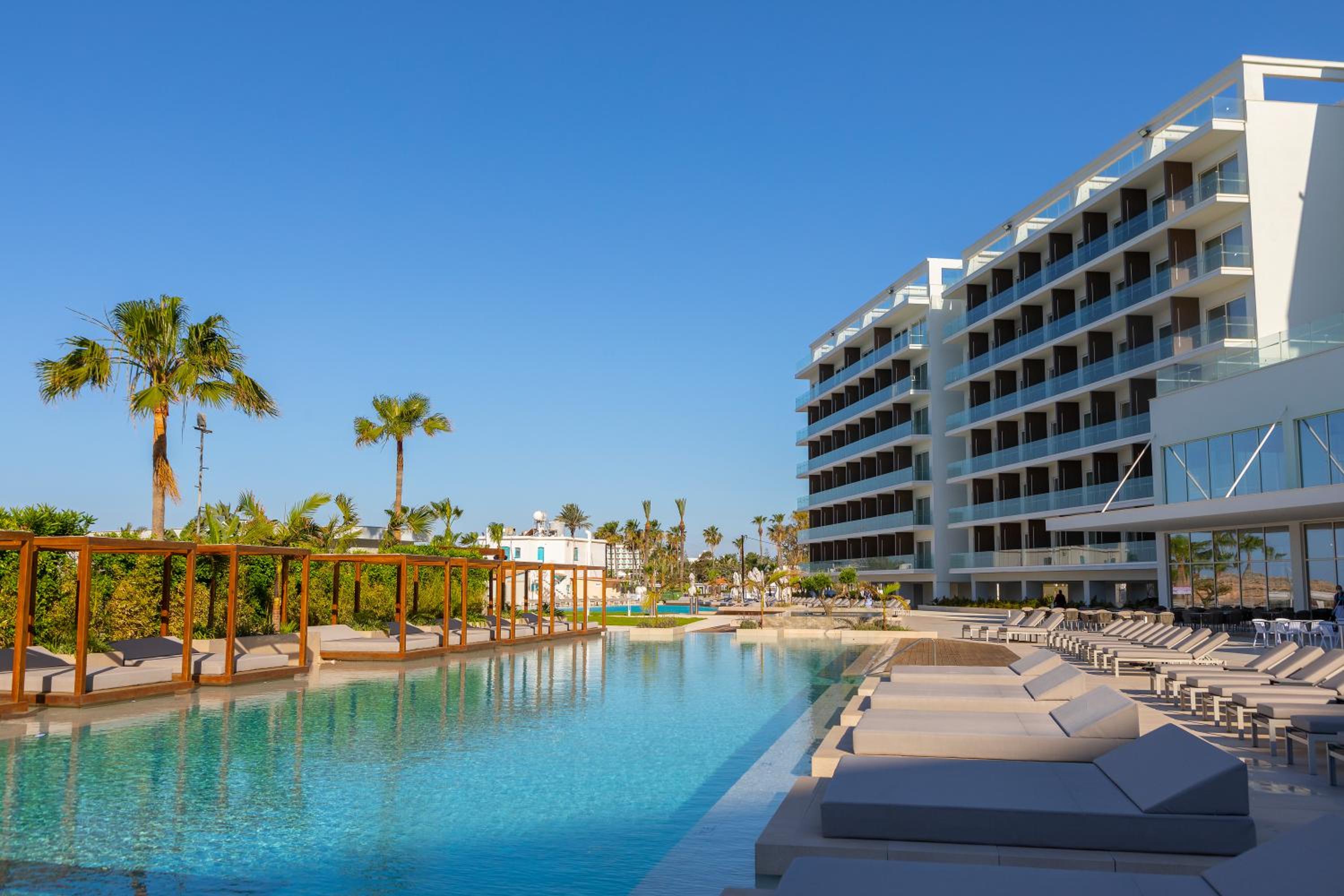 Фото Chrysomare Beach Hotel and Resort