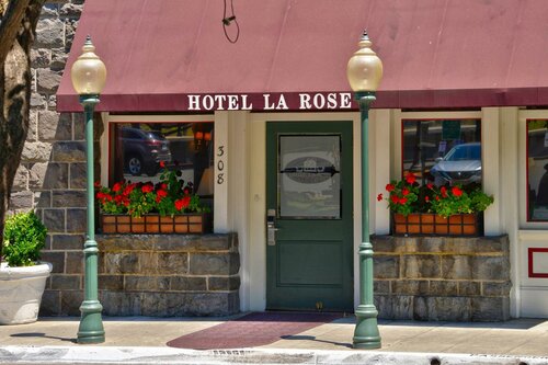 Гостиница Hotel La Rose в Санта-Розе