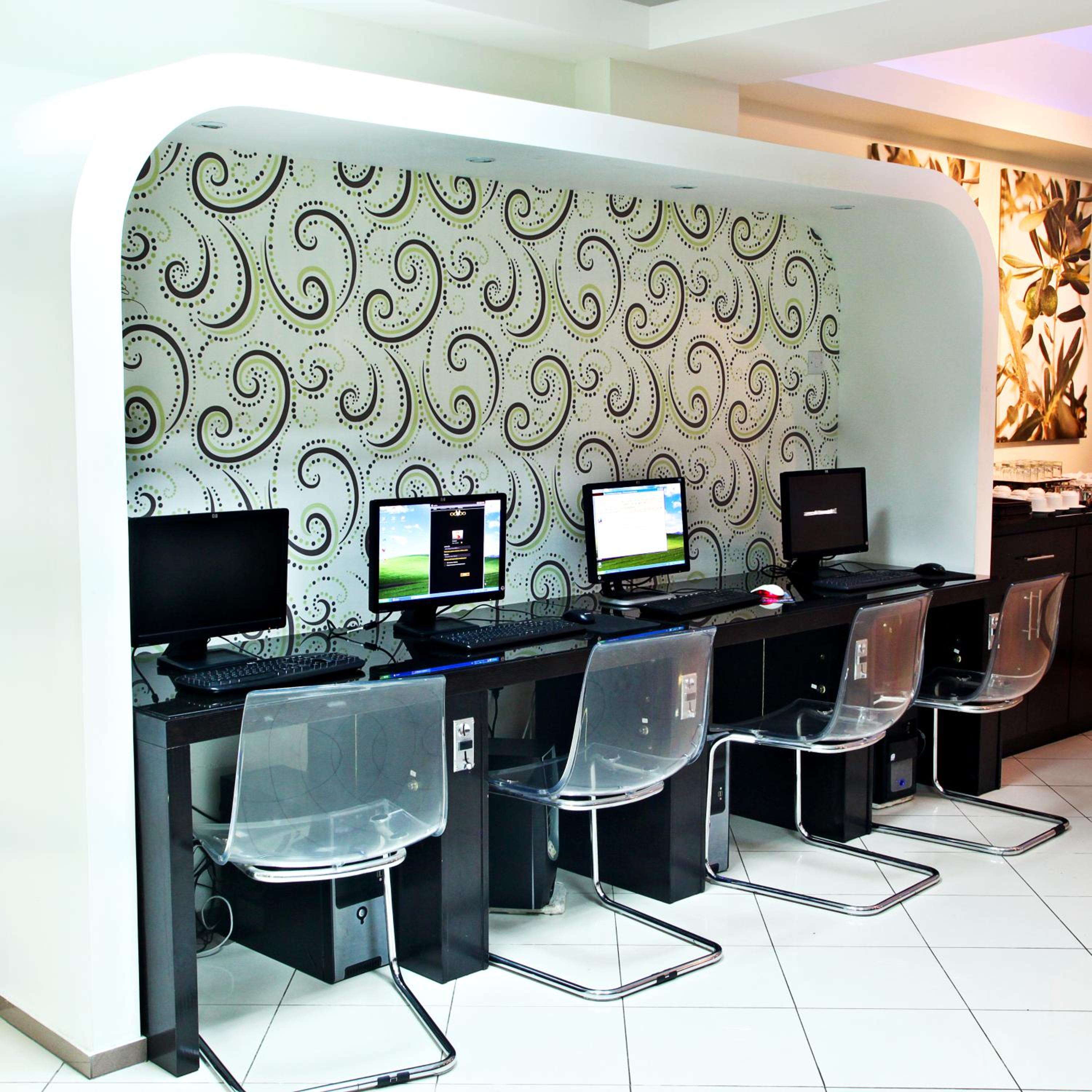 Фото Windmills Hotel Apartments