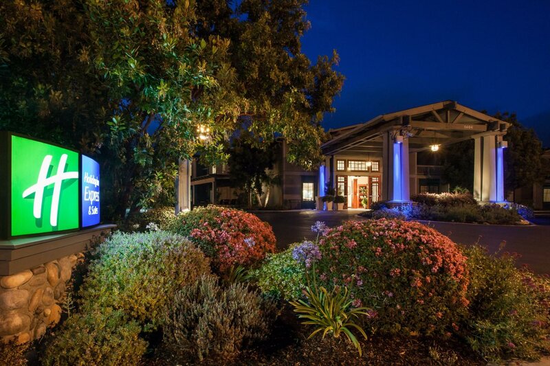 Гостиница Holiday Inn Express Hotel & Suites Carpinteria, an Ihg Hotel в Карпинтерии
