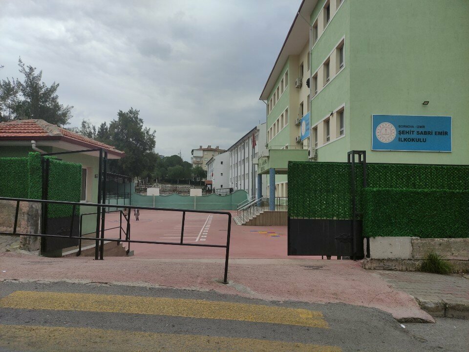 Primary school Sehit Sabri Emir Primary School, Izmir, photo