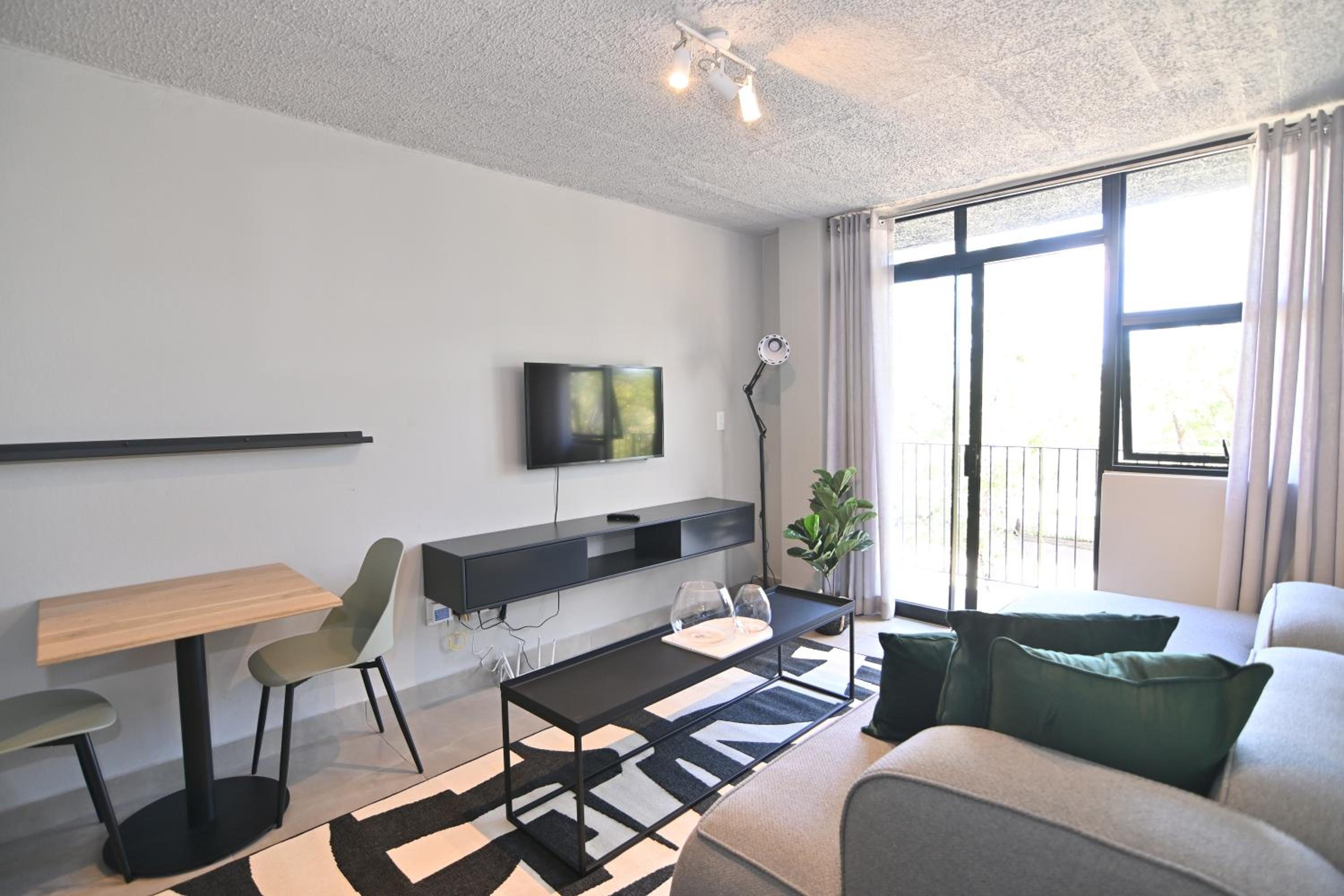 Фото Circa Aparthotel by Totalstay