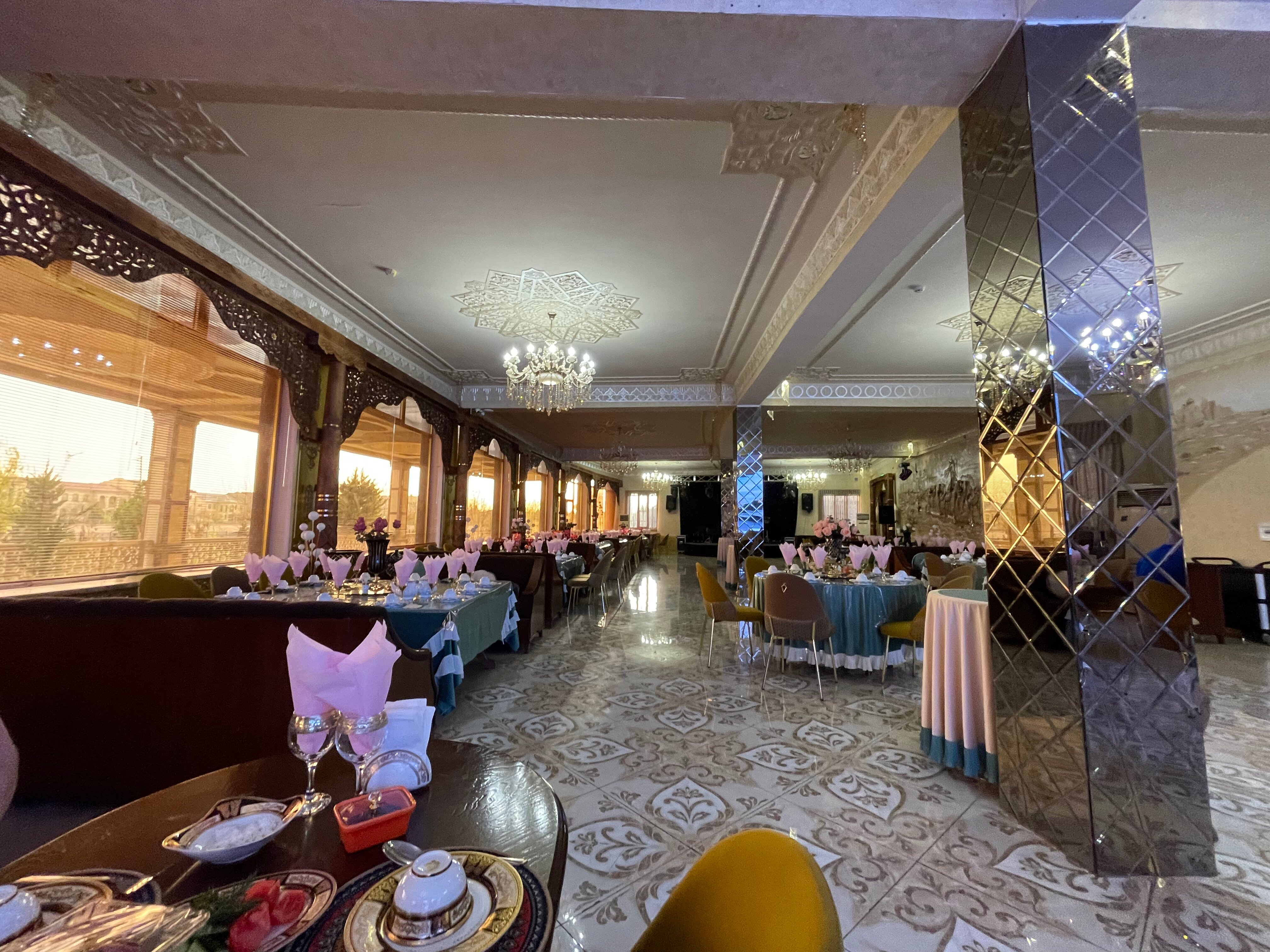Фото Karavan Hotel