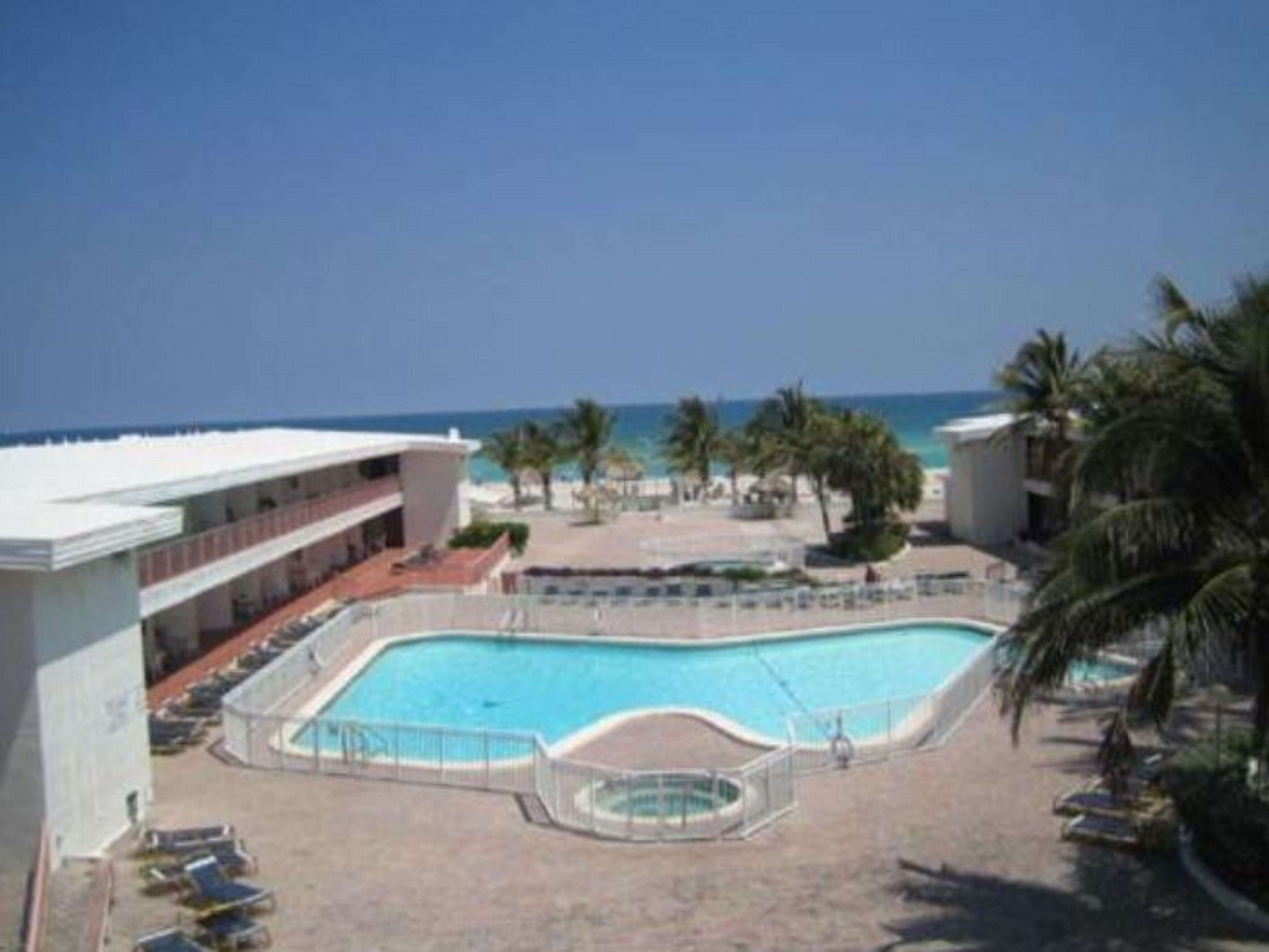 Фото Sahara Beach Club