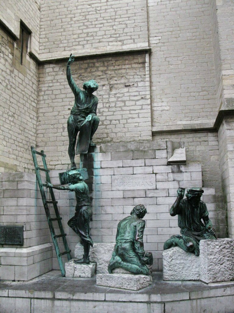 Catholic church Onze-Lieve-Vrouwekathedraal van Antwerpen, Antwerp, photo