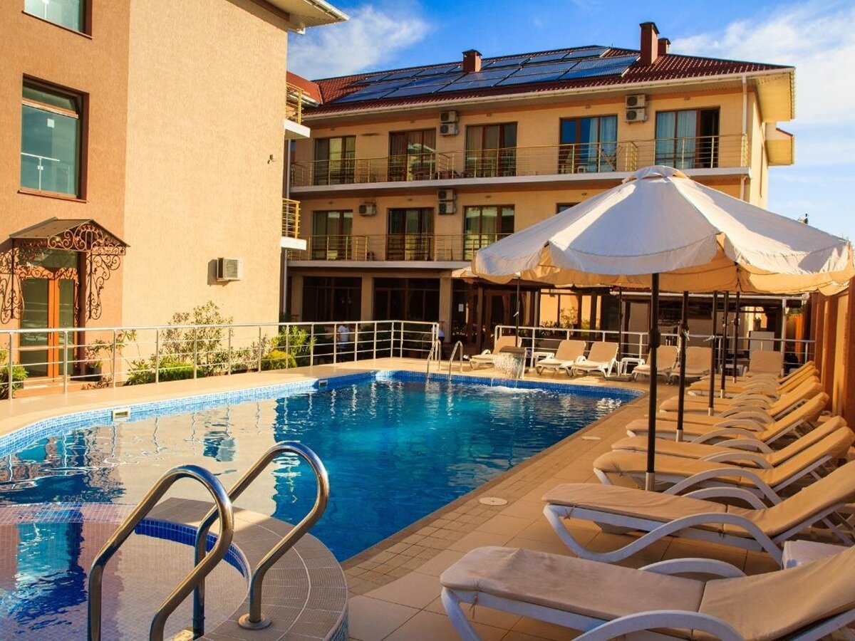 Фото отеля 1