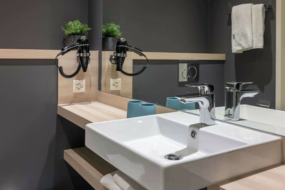 Фото Radisson Hotel & Suites Zurich 