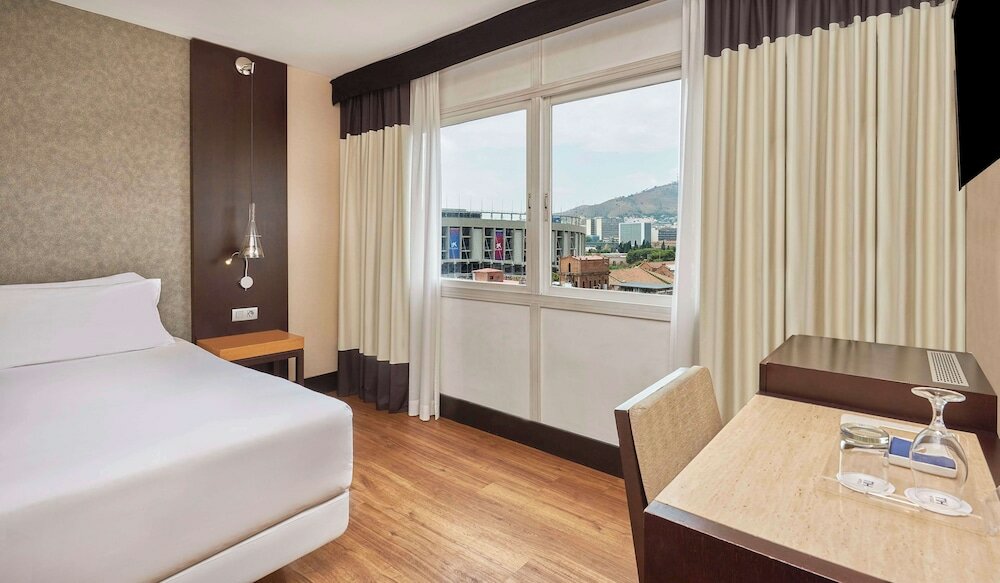 Фото Nh Barcelona Stadium