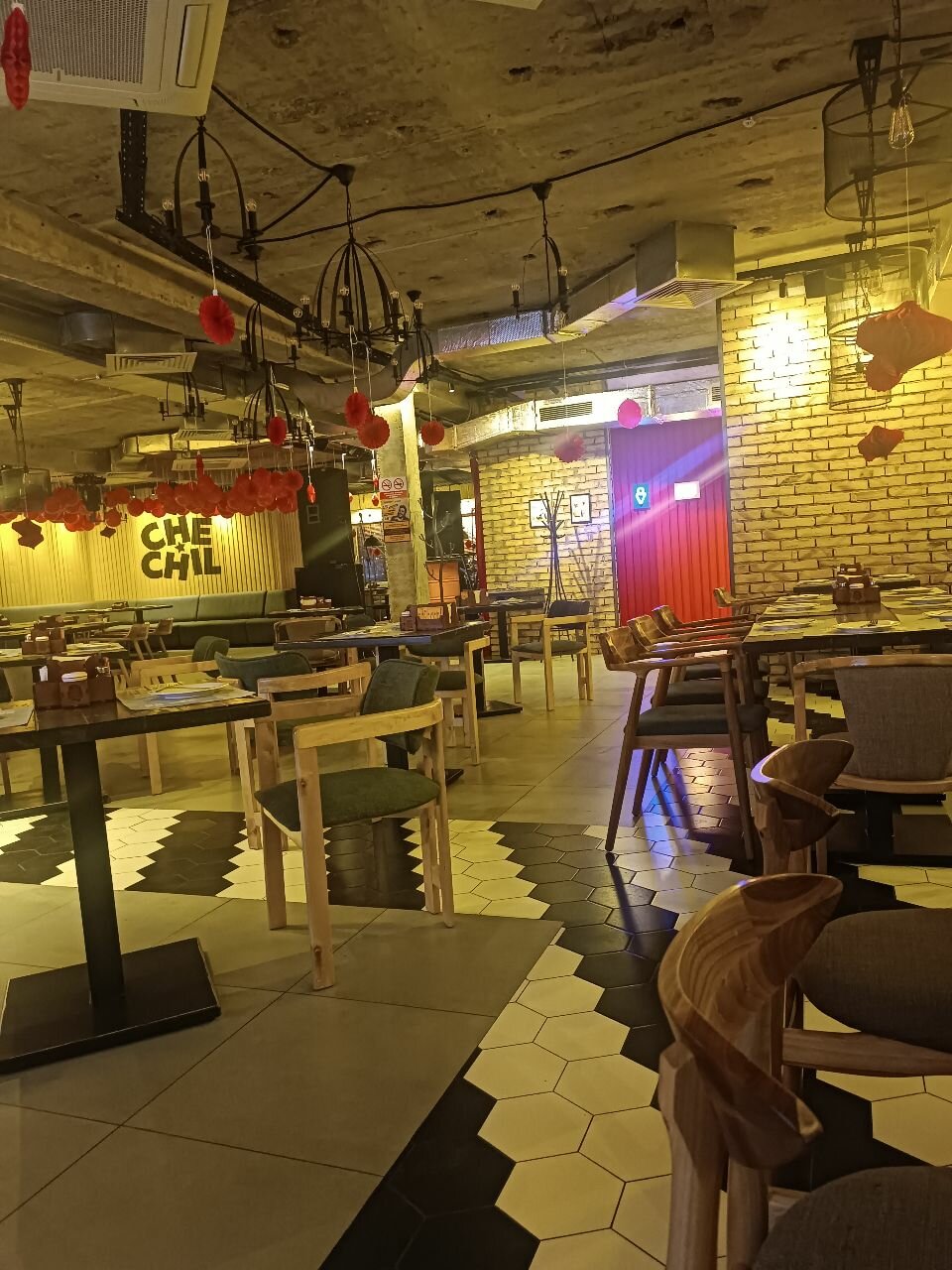 Порно: Көшеде әдемі әйелді алды