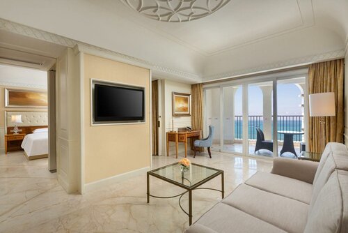 Гостиница Crowne Plaza Resort Sanya Bay, an Ihg Hotel в Санье