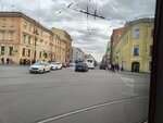 1st and Kadetskaya Vasilyevskogo Ostrova Line / Sredniy Vasilyevskogo Ostrova Avenue (1st Vasilyevskogo Ostrova Line, 42), public transport stop