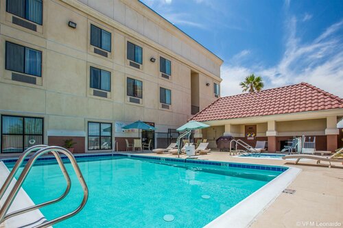 Гостиница Comfort Suites Barstow near I-15 в Барстоу