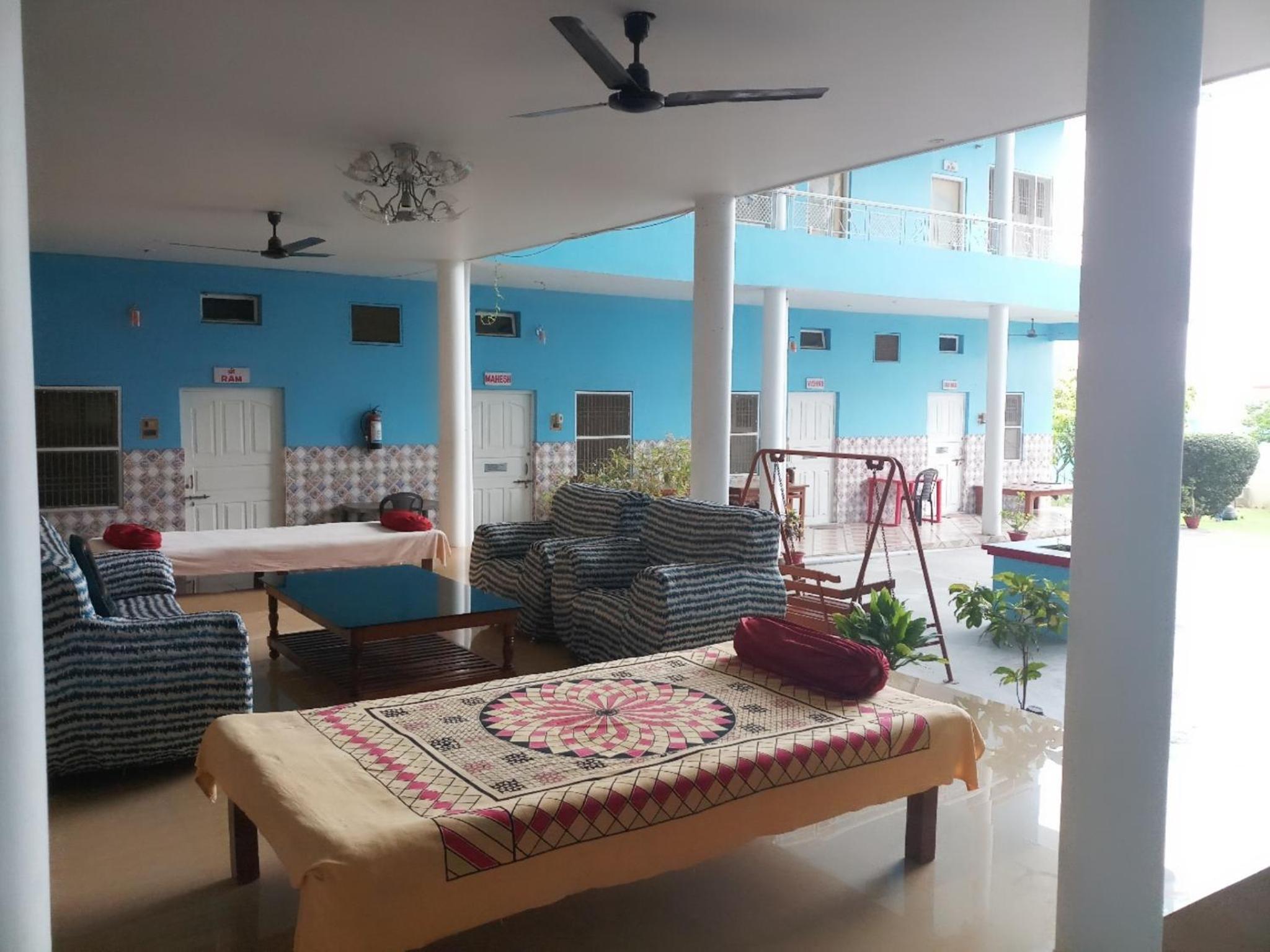 Фото Shri Yoga Mandir Guest House