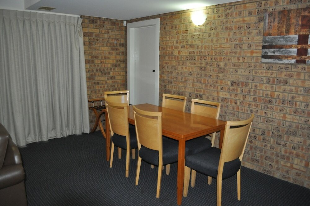 Фото Sundowner Hotel Motel