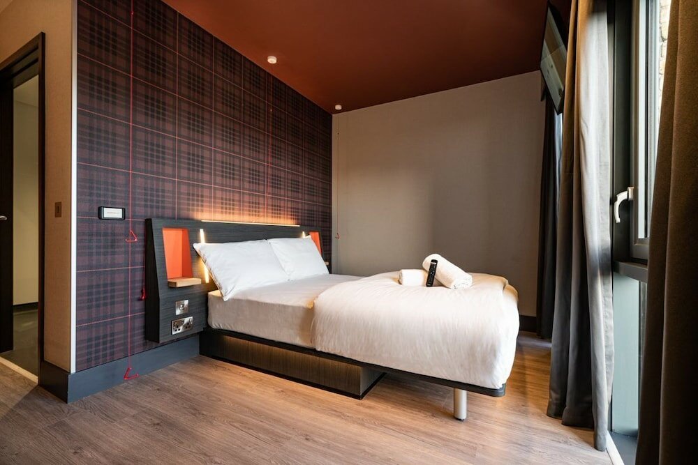 Фото EasyHotel Dublin City Centre