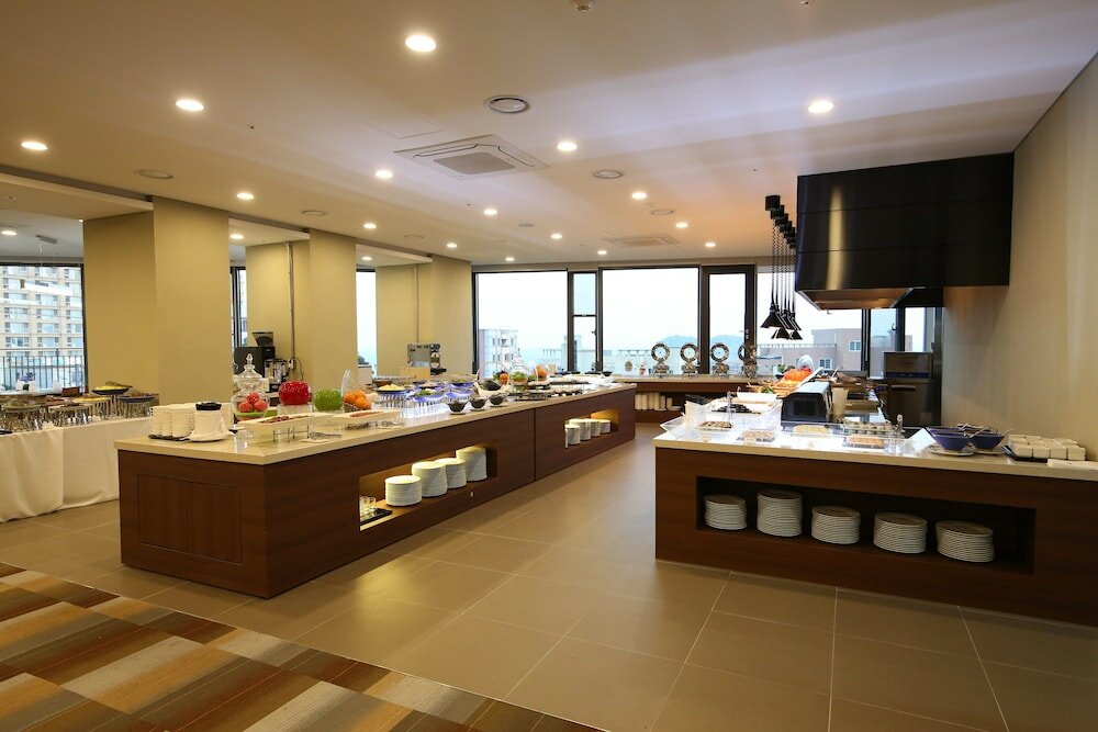 Фото Jeju Hotel the M