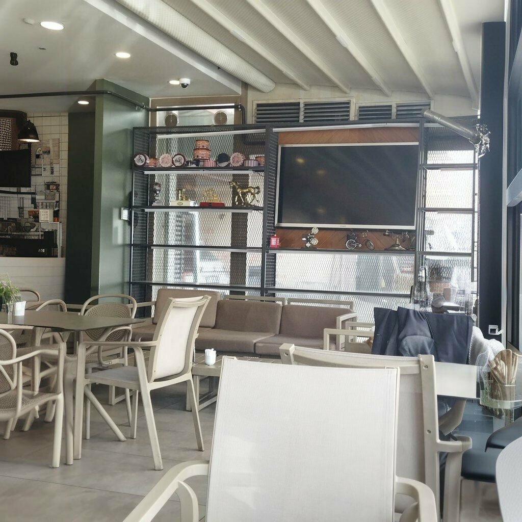 Cafe Petrol Bakery Culture Branch, Batman, photo