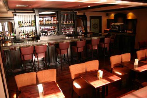 Фото Kilkenny Inn Hotel