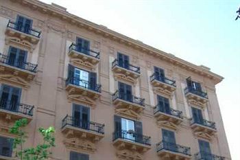 Фото Palazzo Savona