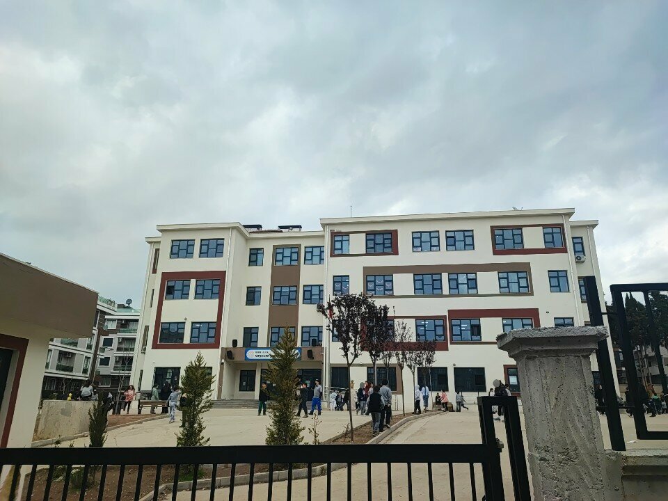 School Meskure Samli Middle School, Izmir, photo