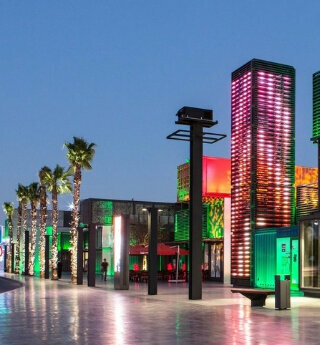 Shopping mall Box Park, Dubai, photo