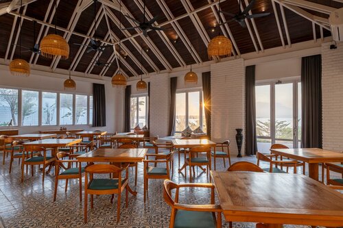 Гостиница The Beach House Resort