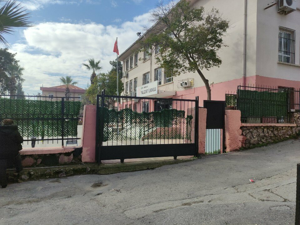 Primary school Malazgirt Primary School, Izmir, photo