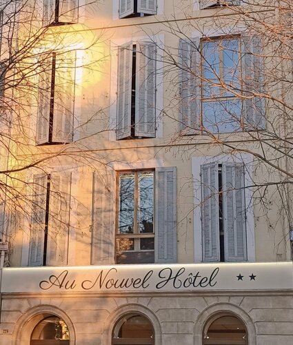 Гостиница Au Nouvel Hotel в Тулоне