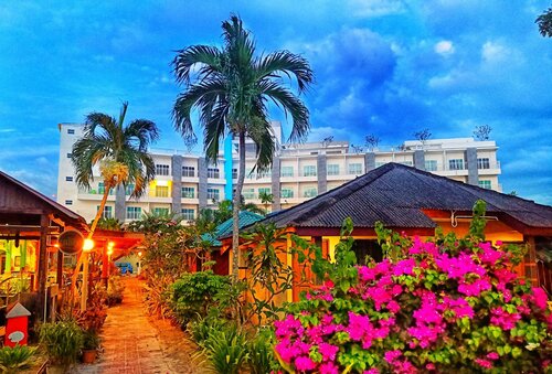 Гостиница Langkapuri Resort Langkawi в Малайзии