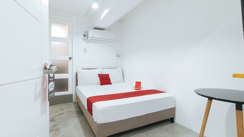 Гостиница RedDoorz Plus @ Danlig Street Makati