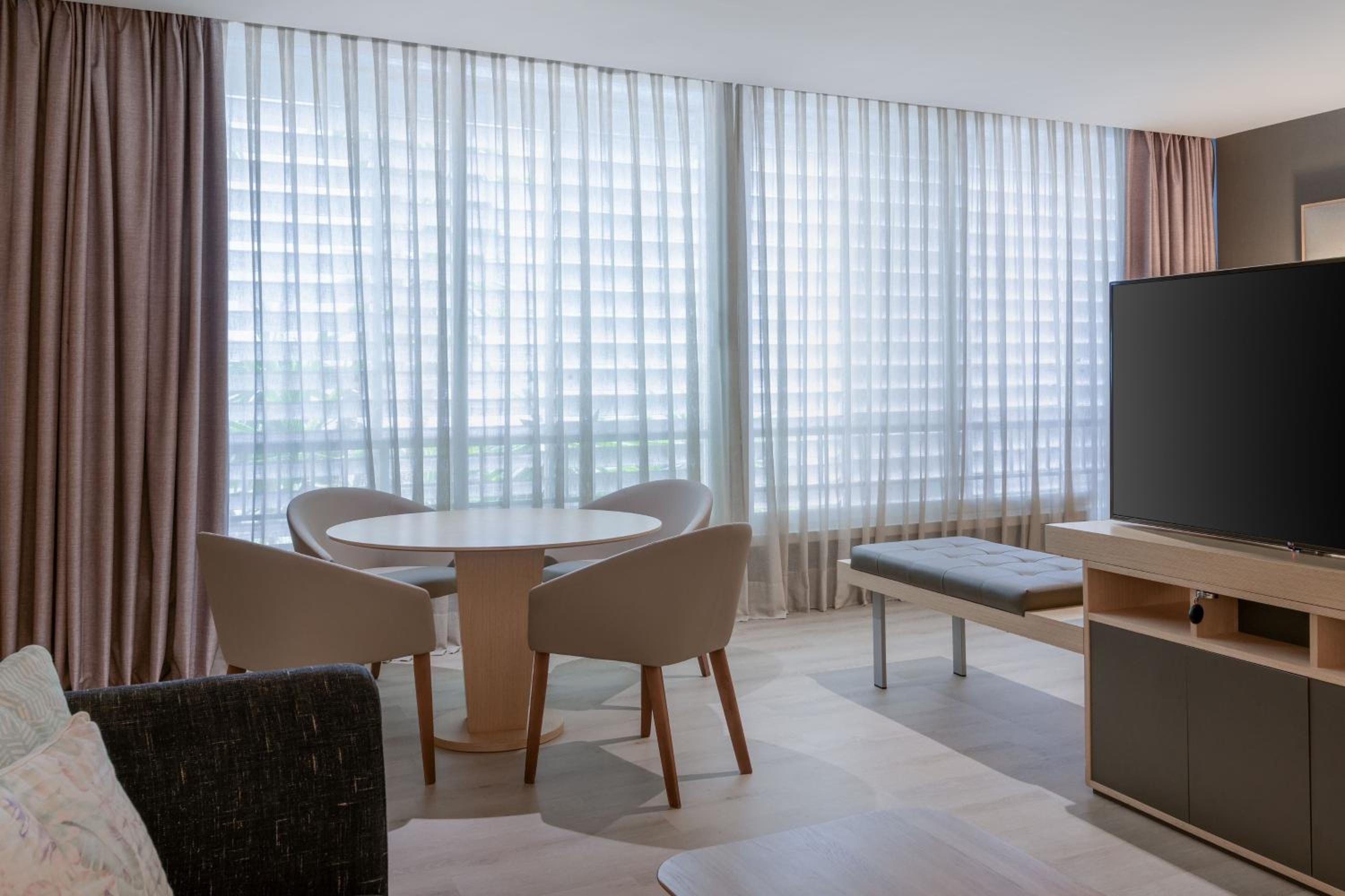 Фото Ac Victoria Suites