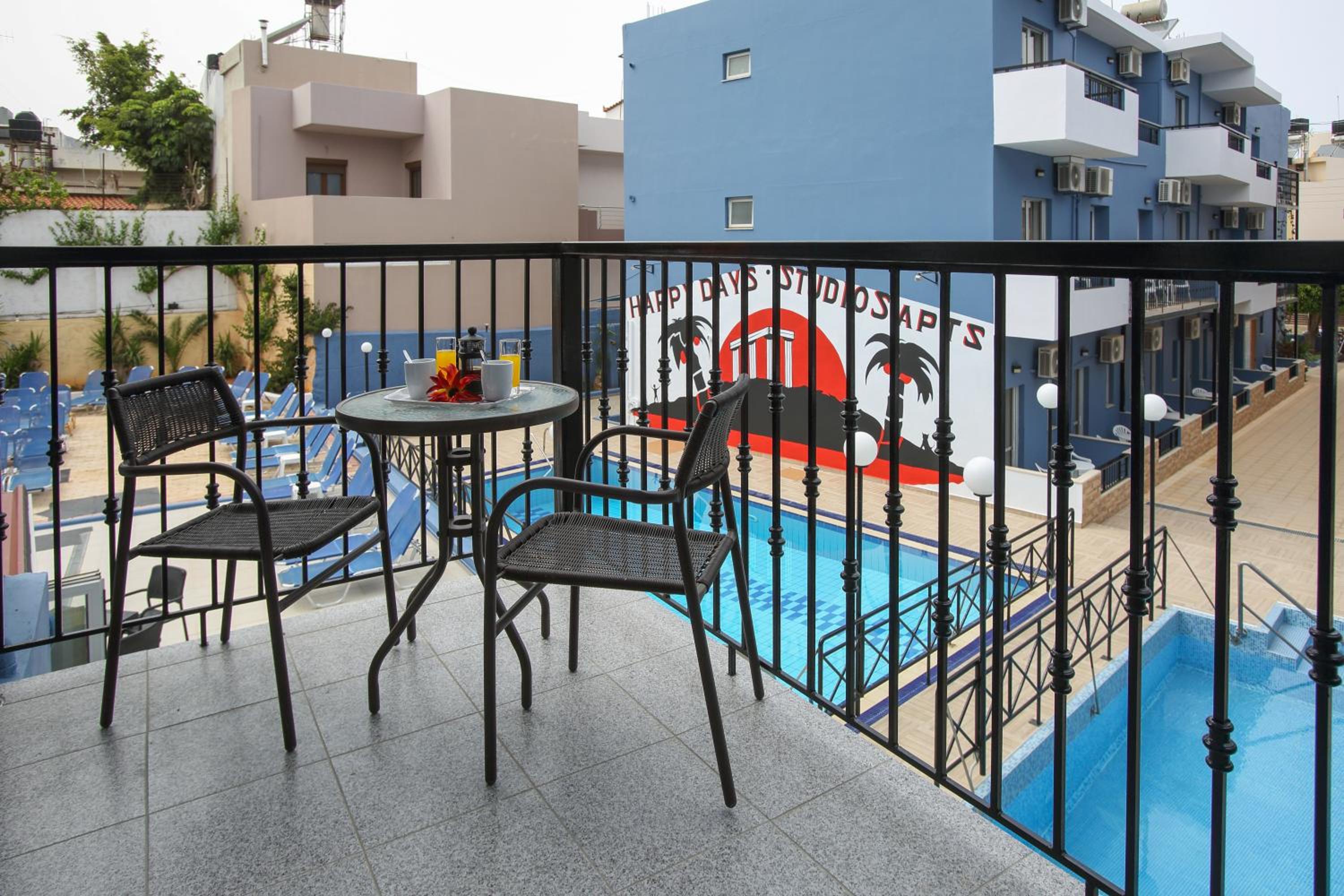 Фото Happy Days Studios