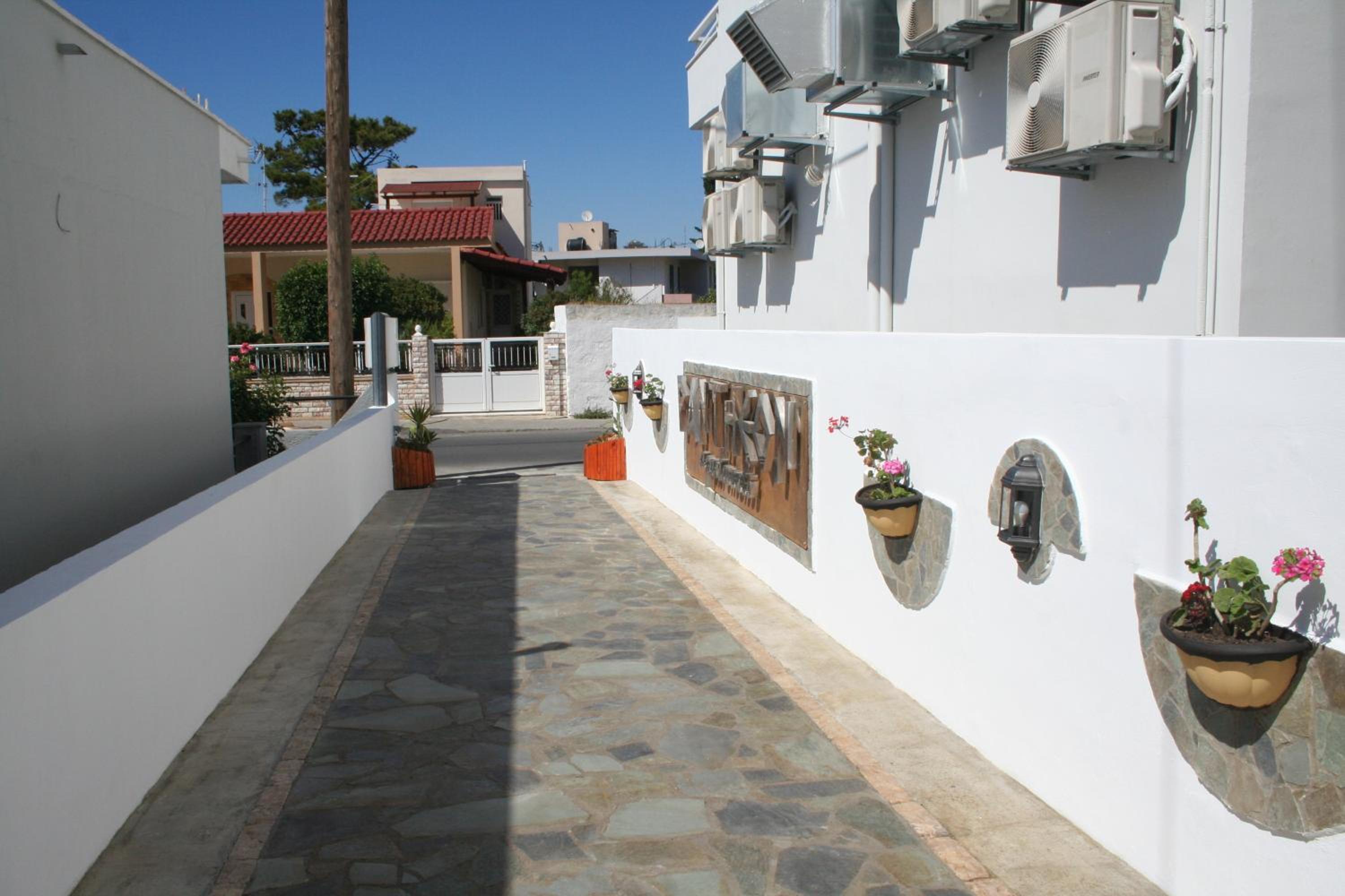 Фото Pantheon Deluxe Apartments