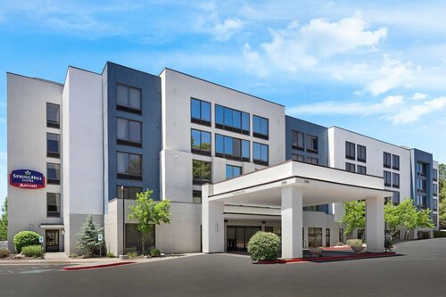 Гостиница Springhill Suites by Marriott Flagstaff во Флагстаффе