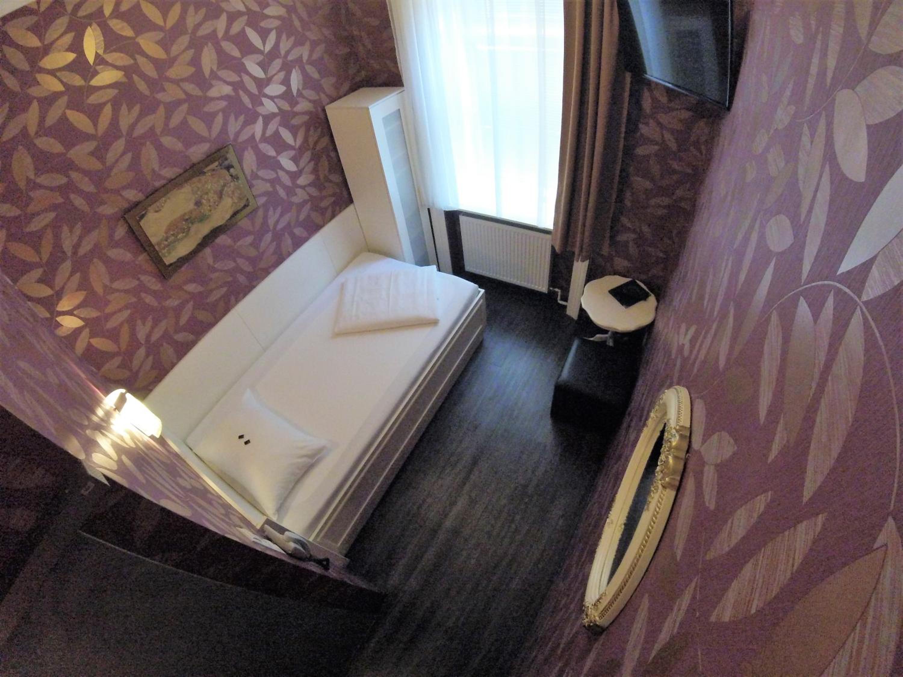 Фото Hotel Goldene Spinne