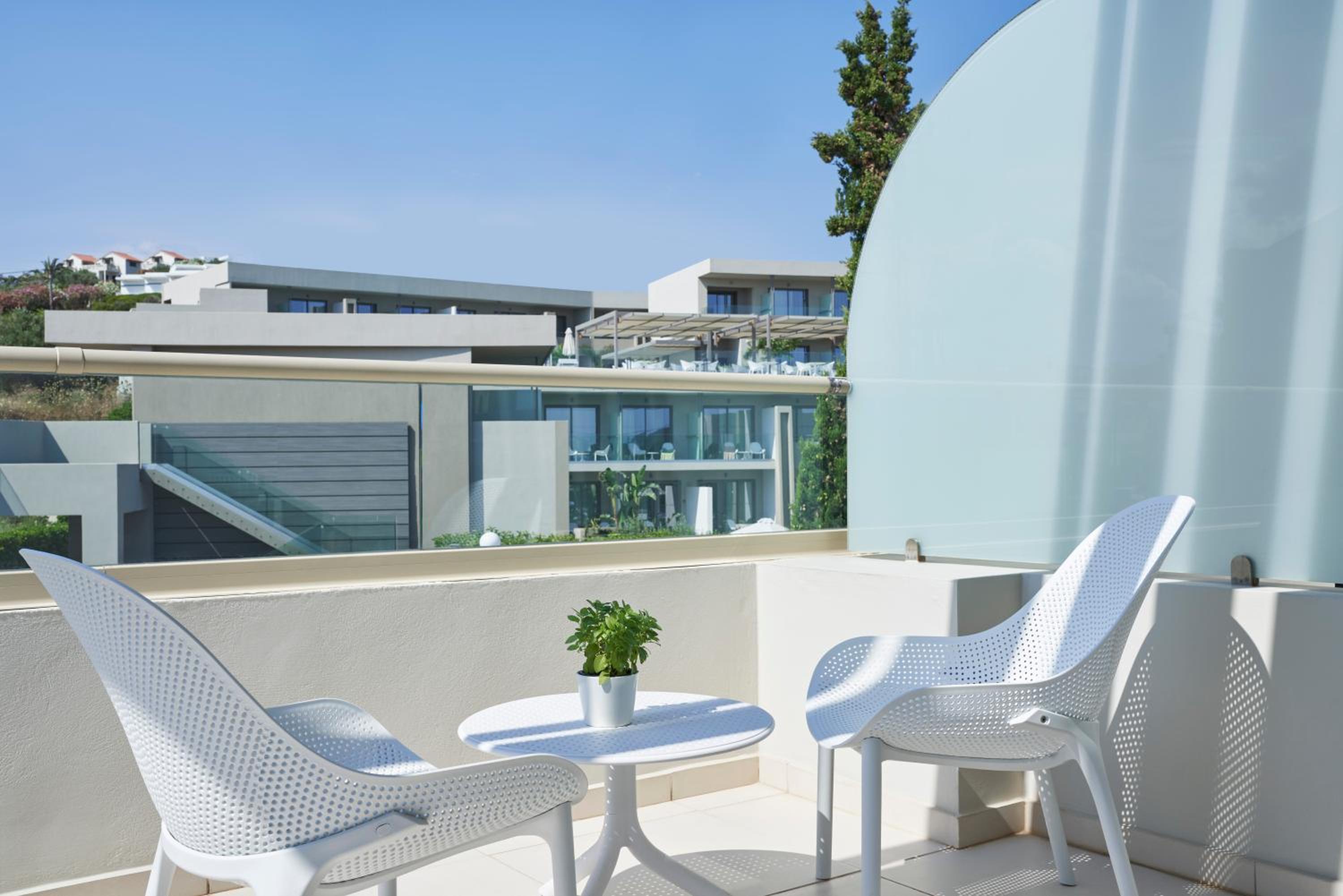 Фото Atlantica Amalthia Beach Hotel – Adults only