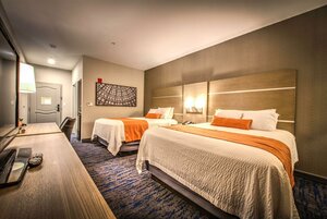Гостиница Best Western Plus Media Center Inn & Suites